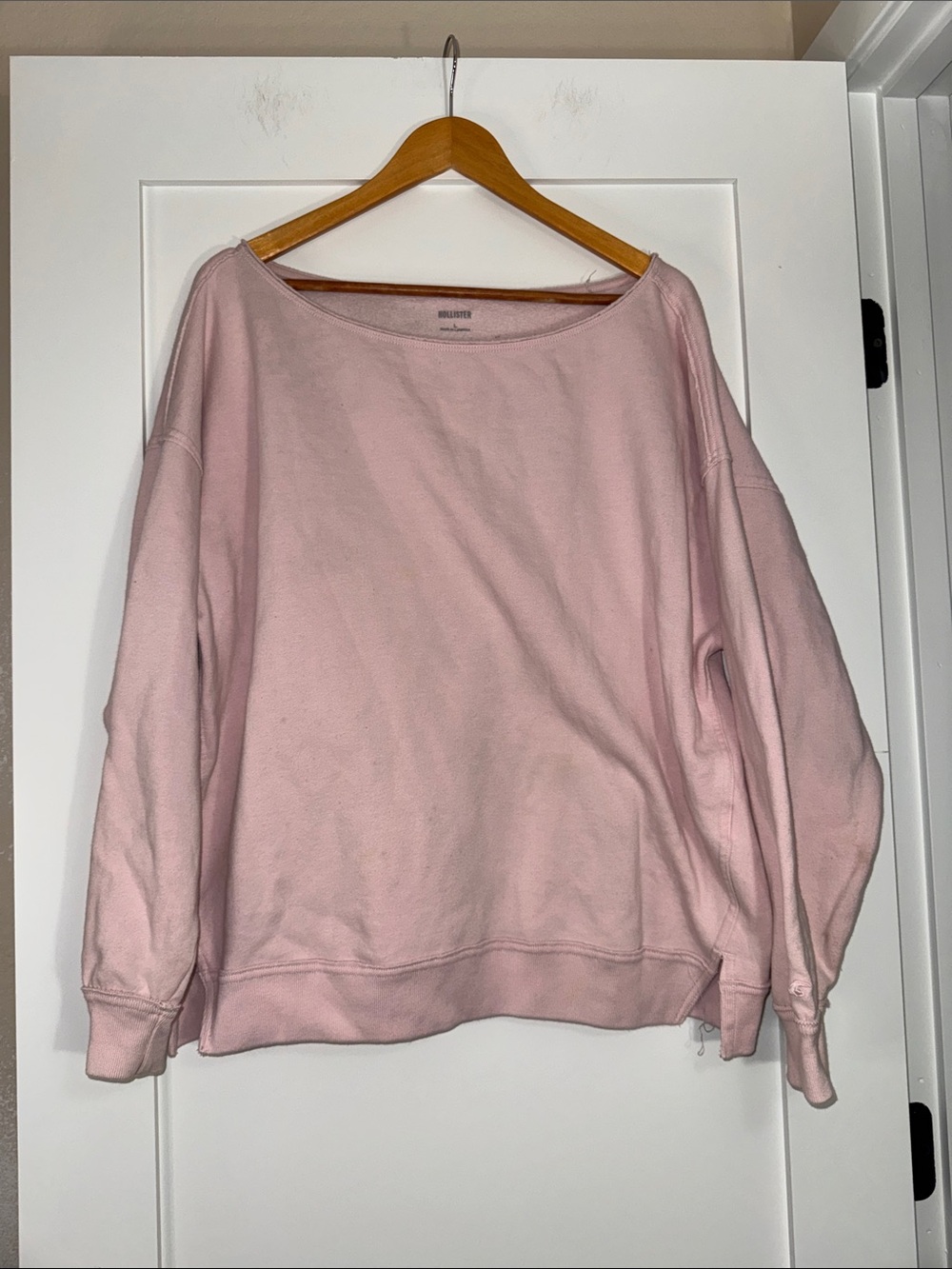 Hollister Relaxed Light Pink Scoop Neck Off the shoulder Sweatshirt Sz LG